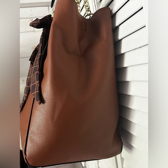 NWT Steve Madden Bwilde Flat Tote Large with another bag inside, cognac color. - Picture 2 of 9